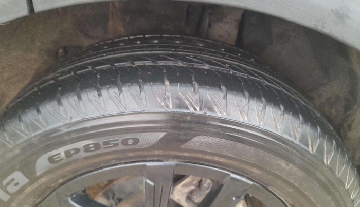 2024 Mahindra XUV700 AX 7 Luxury Pack Petrol AT 6 STR, Petrol, Automatic, 13,276 km, Right Front Tyre Tread