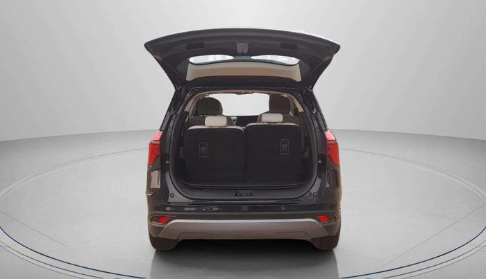 2024 Mahindra XUV700 AX 7 Luxury Pack Petrol AT 6 STR, Petrol, Automatic, 13,276 km, Boot Open Zoomed View