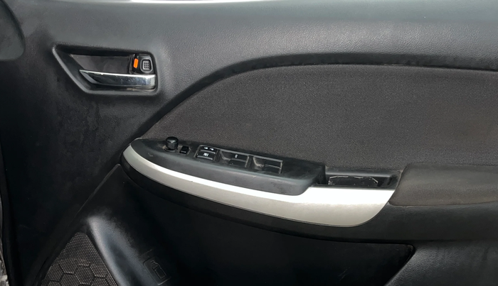 2017 Maruti Baleno ALPHA PETROL 1.2, Petrol, Manual, 71,363 km, Driver Side Door Panels Control