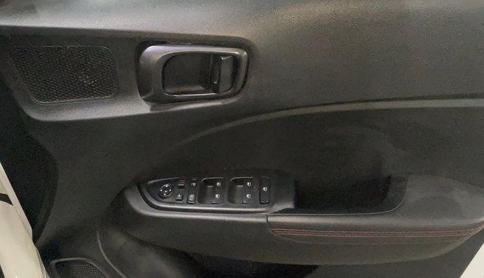 2022 Hyundai VENUE N LINE N8 1.0 TURBO DCT, Petrol, Automatic, 6,205 km, Driver Side Door Panels Control