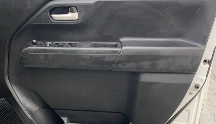 2023 Maruti New Wagon-R VXI 1.0 AMT, Petrol, Automatic, 16,816 km, Driver Side Door Panels Control