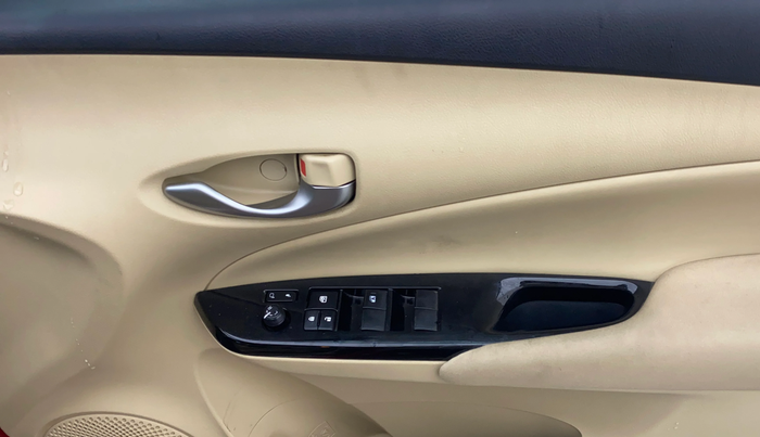 2021 Toyota YARIS G CVT, Petrol, Automatic, 35,024 km, Driver Side Door Panels Control