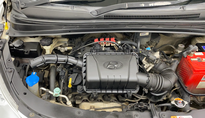 2016 Hyundai i10 SPORTZ 1.1, CNG, Manual, 1,13,611 km, Engine View - Right