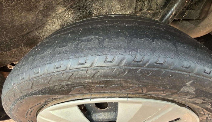 2010 Maruti Wagon R 1.0 VXI, Petrol, Manual, 1,18,037 km, Left Rear Tyre Tread