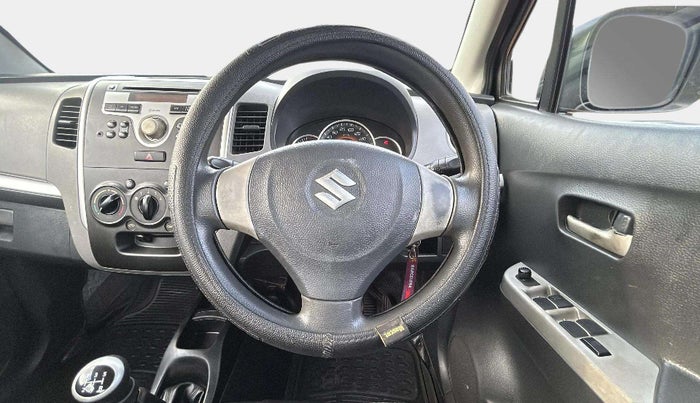 2010 Maruti Wagon R 1.0 VXI, Petrol, Manual, 1,18,037 km, Steering Wheel Close Up