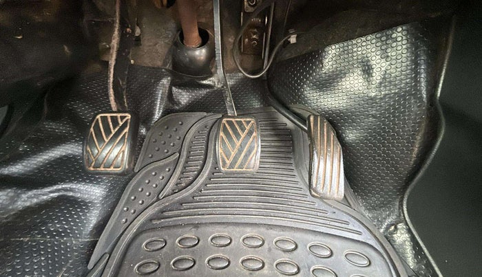 2010 Maruti Wagon R 1.0 VXI, Petrol, Manual, 1,18,037 km, Pedals