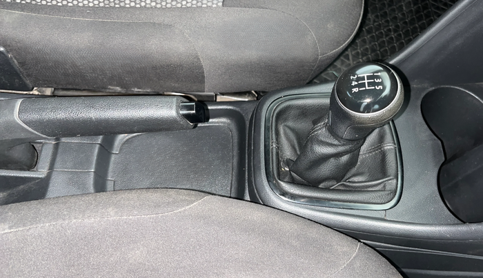 2020 Volkswagen Polo TRENDLINE 1.0L, Petrol, Manual, 66,518 km, Gear Lever