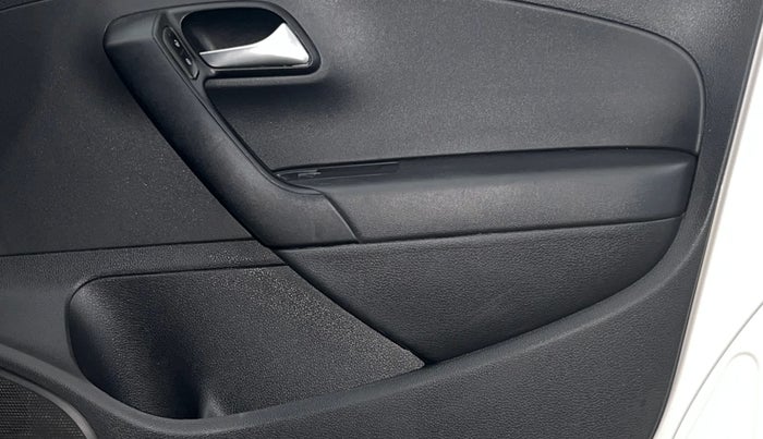 2020 Volkswagen Polo TRENDLINE 1.0L, Petrol, Manual, 66,518 km, Driver Side Door Panels Control