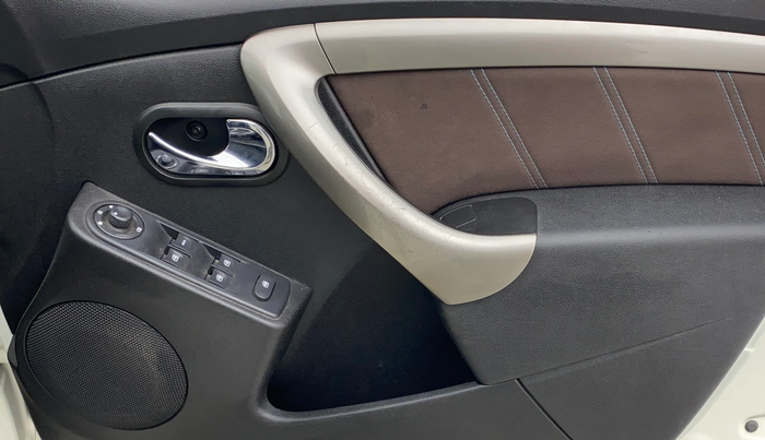 2021 Renault Duster RXZ 1.3 TURBO PETROL CVT, Petrol, Automatic, 49,406 km, Driver Side Door Panels Control