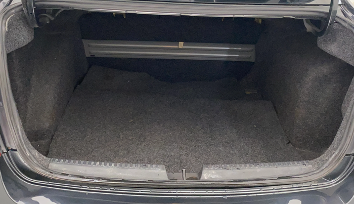 2018 Skoda Rapid AMBITION 1.6 MPI MT, Petrol, Manual, 24,931 km, Boot Inside