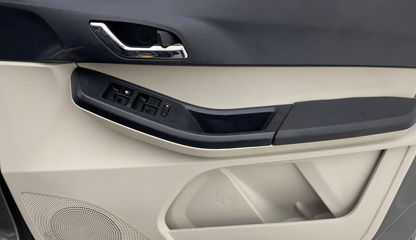 2023 Tata Tiago XZ PLUS CNG, CNG, Manual, 28,207 km, Driver Side Door Panels Control