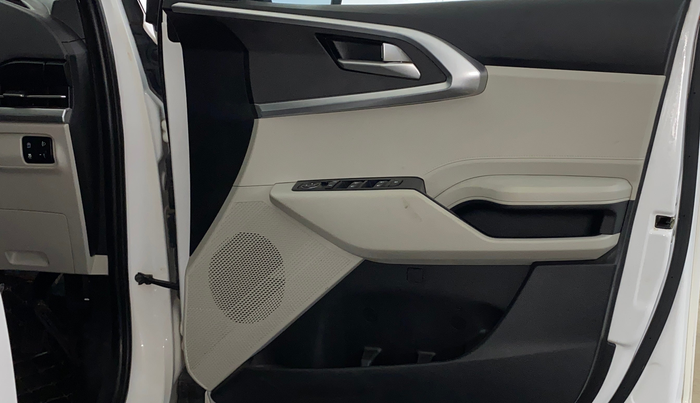 2023 KIA CARENS PRESTIGE 1.5 PETROL 7 STR, Petrol, Manual, 38,215 km, Driver Side Door Panels Control