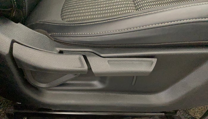 2023 KIA CARENS PRESTIGE 1.5 PETROL 7 STR, Petrol, Manual, 38,215 km, Driver Side Adjustment Panel