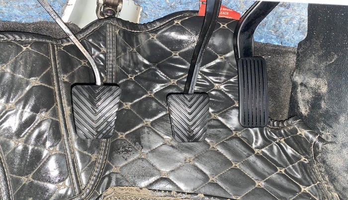 2023 KIA CARENS PRESTIGE 1.5 PETROL 7 STR, Petrol, Manual, 38,215 km, Pedals