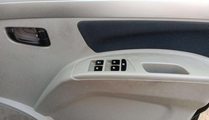 2023 Mahindra SCORPIO-N Z8 L DIESEL AT 2WD 7 STR, Diesel, Automatic, 17,182 km, Driver Side Door Panels Control