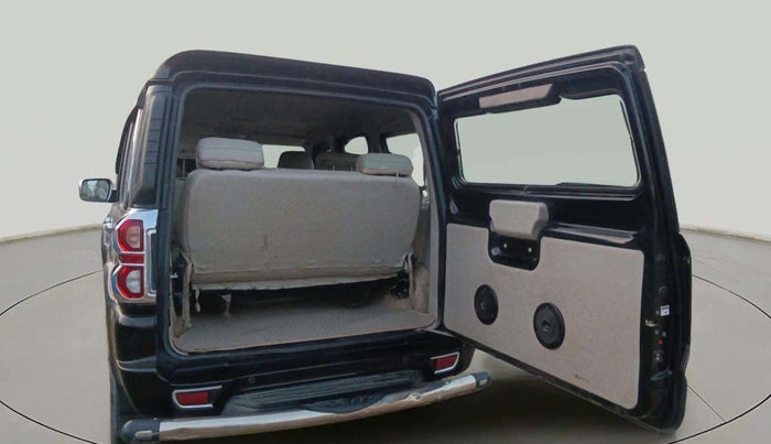 2023 Mahindra SCORPIO-N Z8 L DIESEL AT 2WD 7 STR, Diesel, Automatic, 17,182 km, Boot Door Open