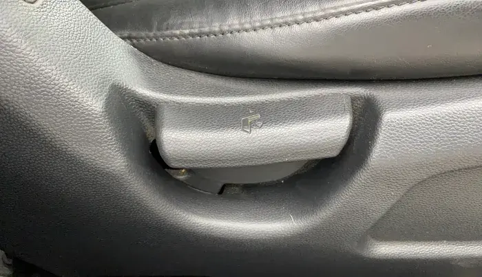 2018 Hyundai Elite i20 SPORTZ 1.2, Petrol, Manual, 50 km, Driver Side Adjustment Panel