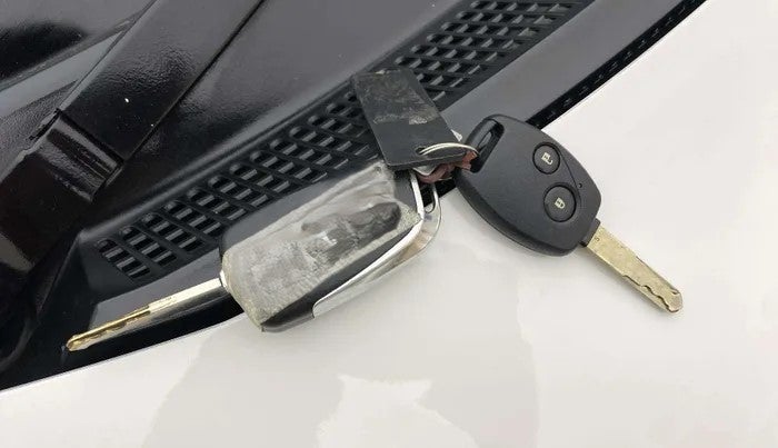 2016 Honda Brio S MT, Petrol, Manual, 50 km, Key Close Up