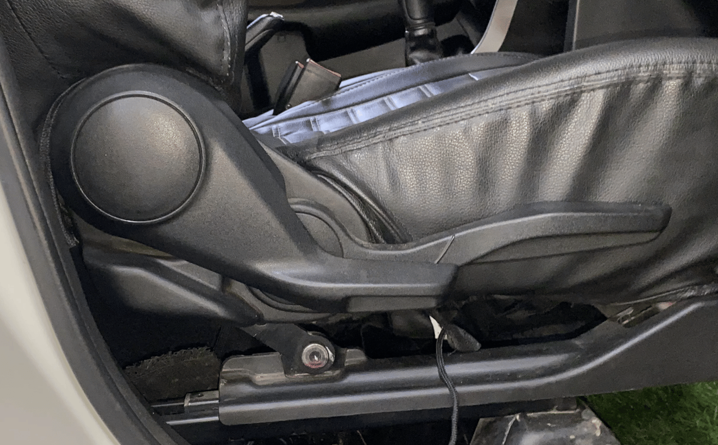 2022 Maruti BREZZA ZXI SMART HYBRID , Petrol, Manual, 77,810 km, Driver Side Adjustment Panel
