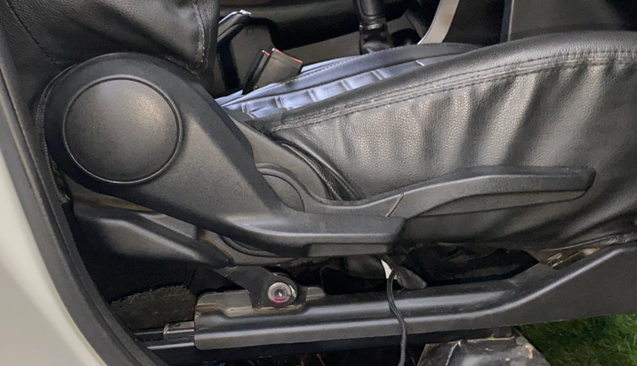 2022 Maruti BREZZA ZXI SMART HYBRID , Petrol, Manual, 77,810 km, Driver Side Adjustment Panel