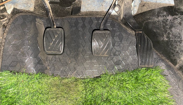 2022 Maruti BREZZA ZXI SMART HYBRID , Petrol, Manual, 77,810 km, Pedals