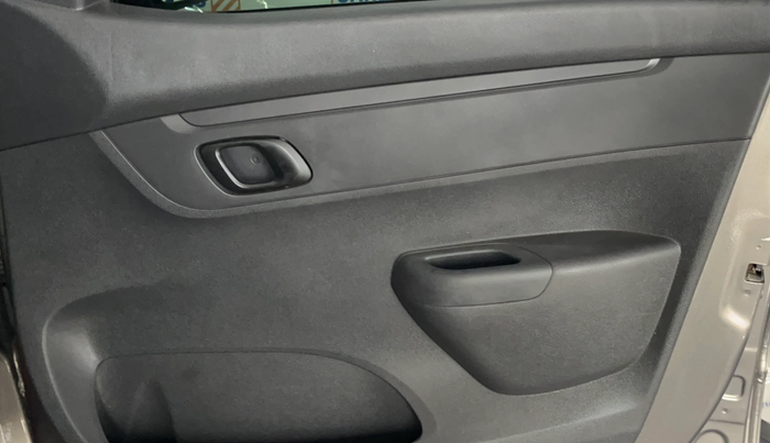 2016 Renault Kwid RXT 0.8, Petrol, Manual, 49,870 km, Driver Side Door Panels Control