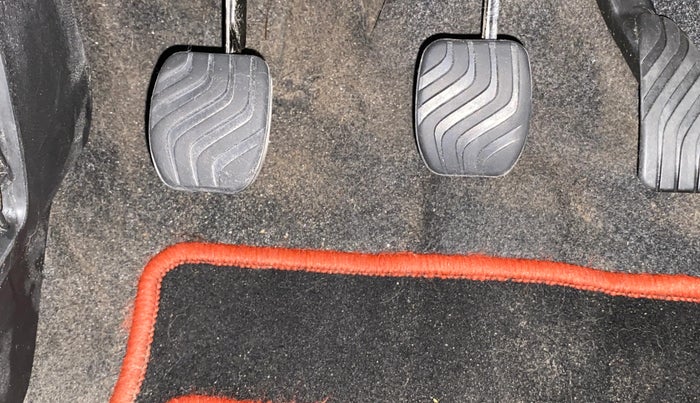 2022 Renault Kwid RXT 1.0, Petrol, Manual, 29,737 km, Pedals