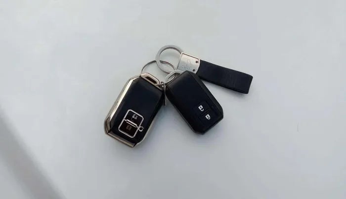 2022 Maruti XL6 ZETA MT, Petrol, Manual, 15,756 km, Key Close Up