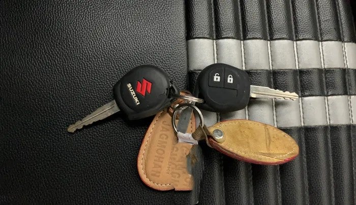 2019 Maruti Swift VXI AMT, Petrol, Automatic, 50 km, Key Close Up