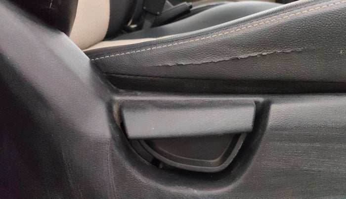 2019 Hyundai NEW SANTRO SPORTZ CNG, CNG, Manual, 1,42,730 km, Driver Side Adjustment Panel