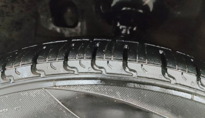 2019 Hyundai NEW SANTRO SPORTZ CNG, CNG, Manual, 1,42,730 km, Left Front Tyre Tread