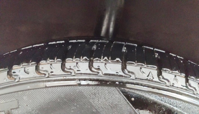 2019 Hyundai NEW SANTRO SPORTZ CNG, CNG, Manual, 1,42,730 km, Right Rear Tyre Tread