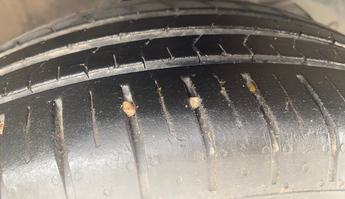 2019 Maruti Baleno ALPHA CVT PETROL 1.2, Petrol, Automatic, 70,779 km, Right Front Tyre Tread