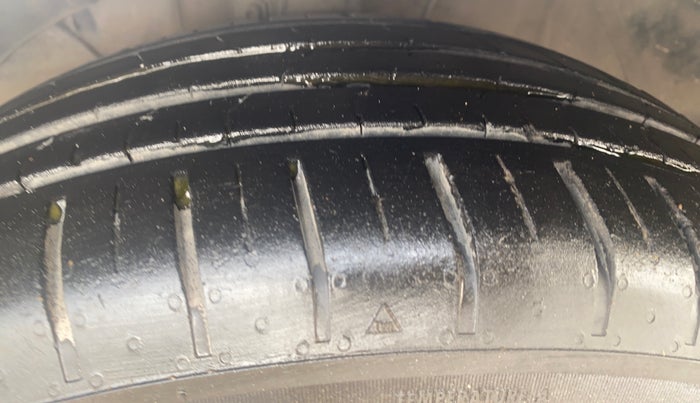 2019 Maruti Baleno ALPHA CVT PETROL 1.2, Petrol, Automatic, 70,779 km, Left Front Tyre Tread