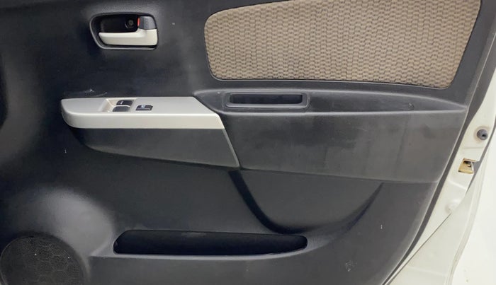 2014 Maruti Wagon R 1.0 LXI, Petrol, Manual, 34,703 km, Driver Side Door Panels Control