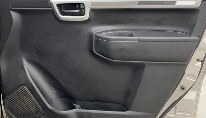 2019 Maruti S PRESSO VXI PLUS AMT, Petrol, Automatic, 1,24,700 km, Driver Side Door Panels Control