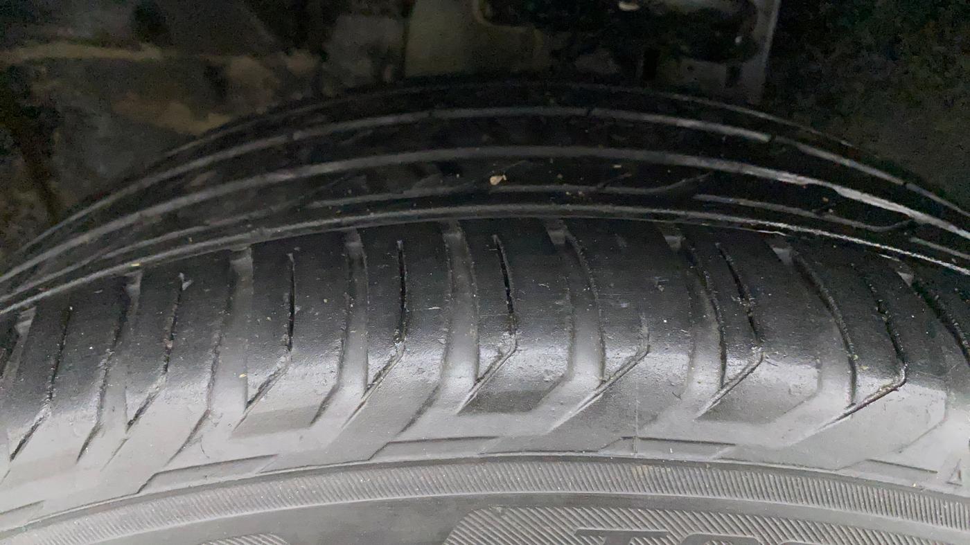 2019 Jeep Compass LIMITED PLUS DIESEL, Diesel, Manual, 45,587 km, Left Front Tyre Tread