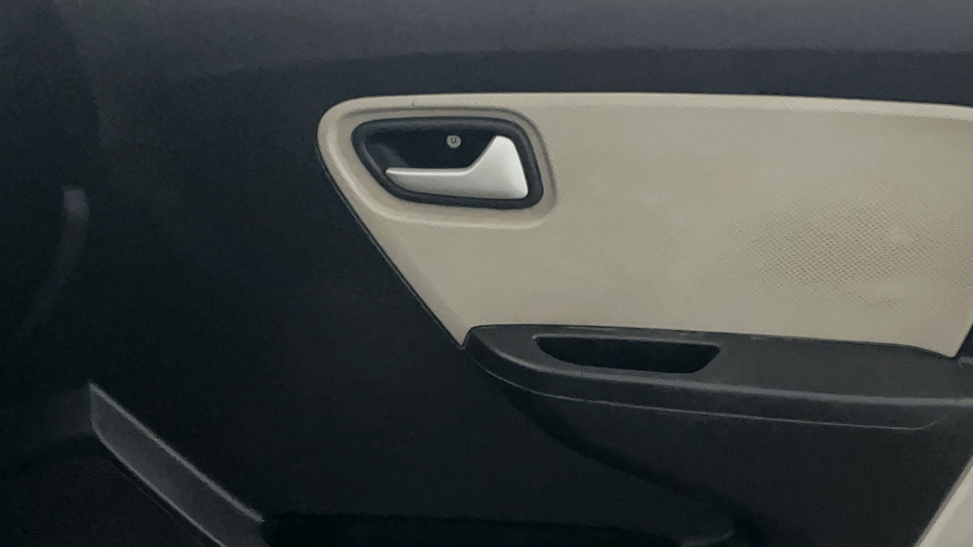 2022 Maruti Alto LXI O, Petrol, Manual, 39,557 km, Driver Side Door Panels Control