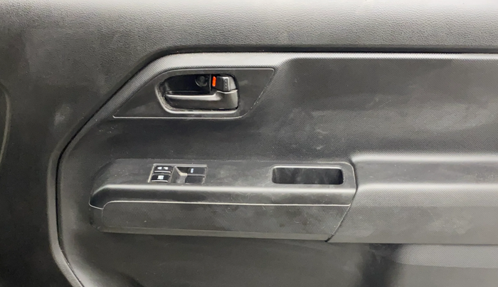 2022 Maruti New Wagon-R LXI CNG 1.0, CNG, Manual, 27,666 km, Driver Side Door Panels Control