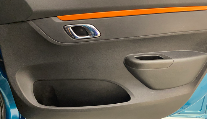 2021 Renault Kwid CLIMBER 1.0 AMT (O), Petrol, Automatic, 13,513 km, Driver Side Door Panels Control