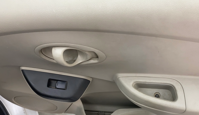 2017 Datsun Go T, Petrol, Manual, 44,687 km, Driver Side Door Panels Control