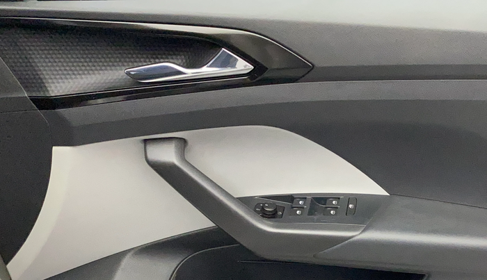 2022 Skoda KUSHAQ STYLE 1.0L TSI AT, Petrol, Automatic, 72,368 km, Driver Side Door Panels Control