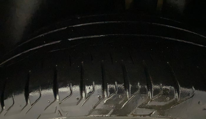 2022 Skoda KUSHAQ STYLE 1.0L TSI AT, Petrol, Automatic, 72,368 km, Right Rear Tyre Tread