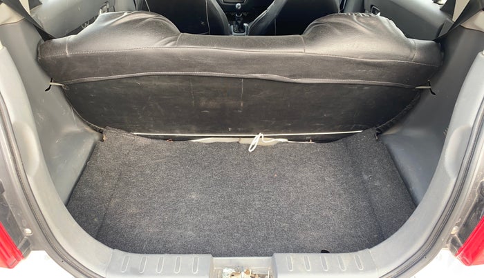 2016 Maruti Alto 800 LXI, Petrol, Manual, 30,295 km, Boot Inside