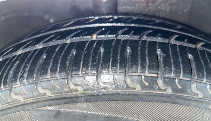 2016 Hyundai Xcent S 1.2, Petrol, Manual, 56,181 km, Right Front Tyre Tread