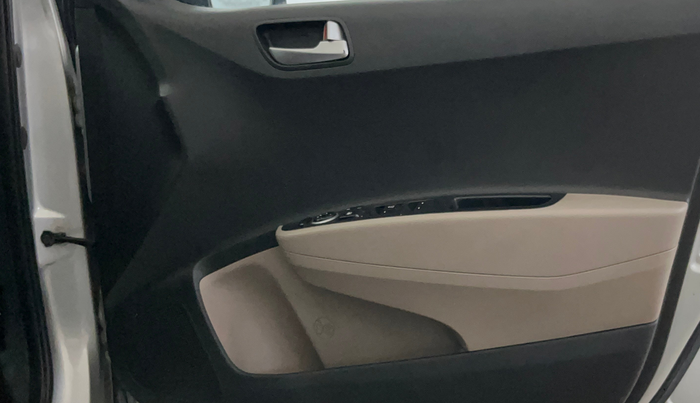 2016 Hyundai Xcent S 1.2, Petrol, Manual, 56,181 km, Driver Side Door Panels Control