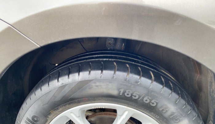 2019 Maruti Swift ZXI, Petrol, Manual, 74,652 km, Left Front Tyre Tread