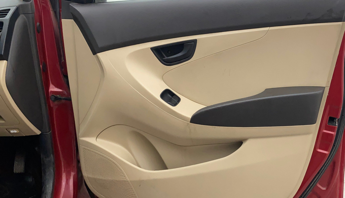 2017 Hyundai Eon ERA +, CNG, Manual, 49,982 km, Driver Side Door Panels Control