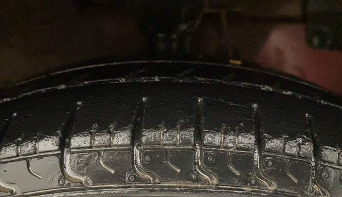 2017 Hyundai Eon ERA +, CNG, Manual, 49,982 km, Right Front Tyre Tread