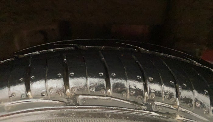 2017 Hyundai Eon ERA +, CNG, Manual, 49,982 km, Left Rear Tyre Tread